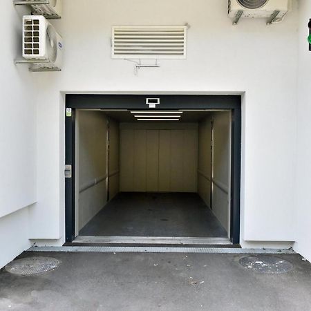 Apartamento Tayson Square Dorcol New Location Free Garage Belgrado Exterior foto