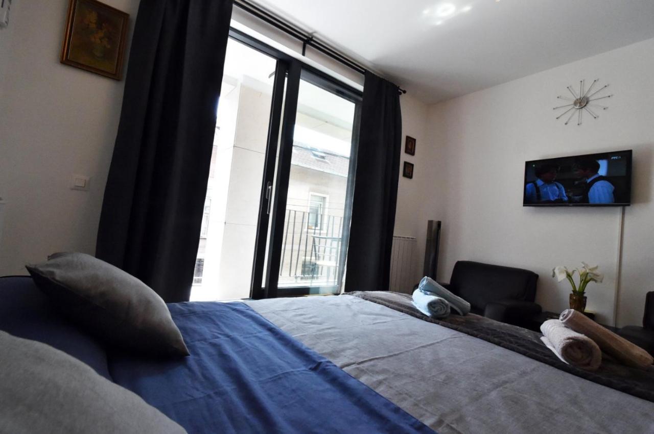 Apartamento Tayson Square Dorcol New Location Free Garage Belgrado Exterior foto